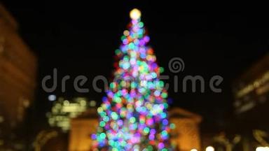 晚上1080P的先锋法院广场圣诞树<strong>节日彩灯</strong>